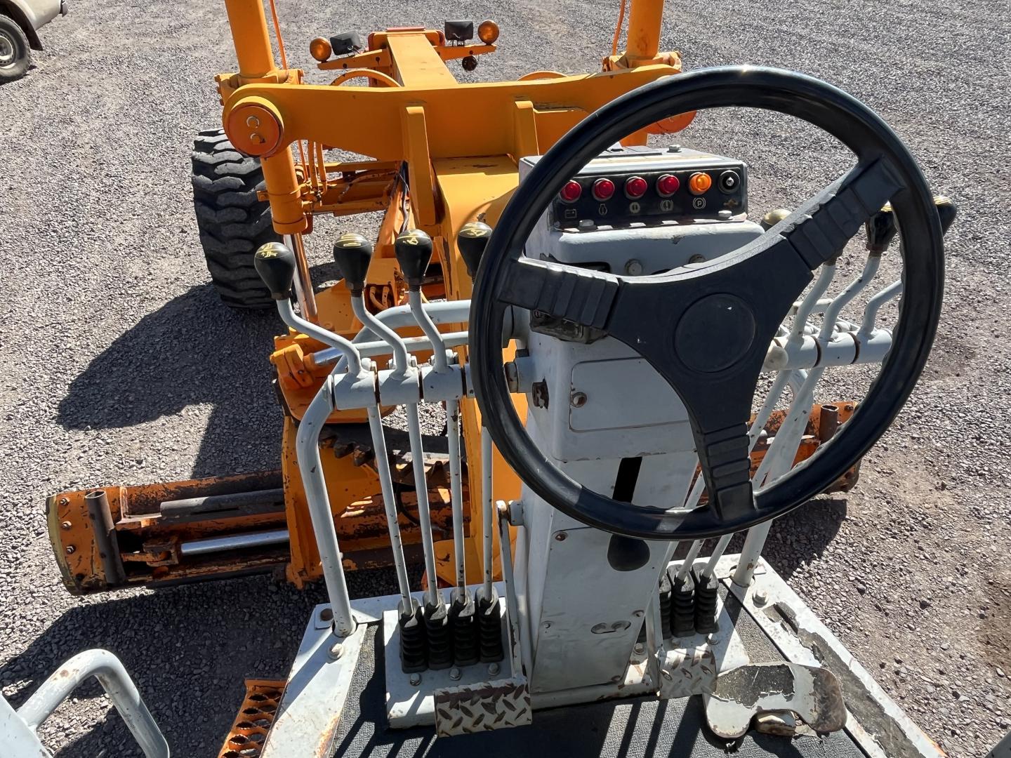 ./imagenes/INVOICE/2019/18240/MOTOCONFORMADORA FIAT ALLIS FG65C (37).JPG